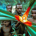 Hombres yali, Papúa.
 &copy; William Milliken/Survival