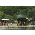 Camp flottant d'orpailleurs sur le Litany, 2008. &copy; Emmanuel Martin