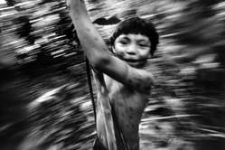 Niño yanomami