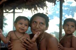 Tumá and Tupá Matis in Brasiliens Javari Tal.