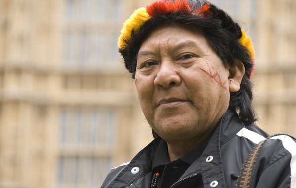 Davi Kopenawa Yanomami affirme que le Br�sil peut sauver les Aw�.