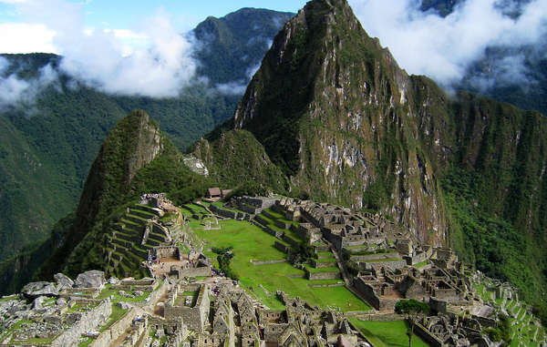 Le tribù incontattate condividono la stessa “Valle Sacra” di Machu Picchu. L'antico sito attrae fino a 1 milione di turisti ogni anno.