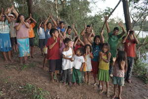Guarani encurralados em 'ilha' celebram avanço territorial 