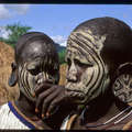 Los mursi son conocidos por su llamativa decoración corporal. &copy; Marco Trovato/Survival
