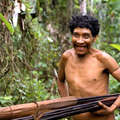 Un Awá Karapiru, Posto tiracambu, Caru, avril 2000.
 &copy; Fiona Watson/Survival
