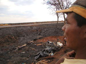 A fire has devastated the Guarani's roadside camp in the Brazilian state of Mato Grosso do Sul. 