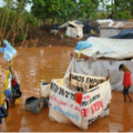 De langs de weg bivakkerende Guarani gemeenschap van Laranjeira Nanderu wordt overstroomd door de zware regenval &copy; <span class="caps">CIMI</span>