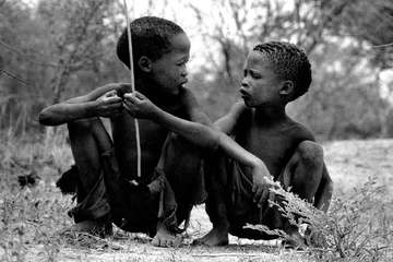 Jóvenes bosquimanos, Namibia.