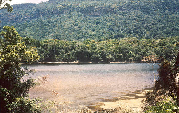 Vista de la presa del Alto Mazaruni. A excepción de las zonas más altas, lo demás quedará inundado.