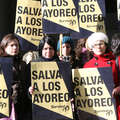 Concentración pacífica en Madrid ante la embajada de Paraguay para salvar a los ayoreo. <small>&copy; © Aitana Luis/Survival</small>