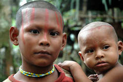 Nukak mother and child.