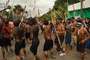 Guerreiros_yanomami_dan_am_na_manifes_ta_o_na_fuani_contra_os_invasores_thumb