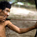 Un Awá avec un arc et une flêche. Posto Tiracambu, Caru, avril 2000.
 &copy; Fiona Watson/Survival