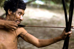 Chasseur awá. Posto Tiracambu, Caru, avril 2000.