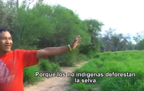 El líder ayoreo Esoi Chiquenoi nos muestra la deforestación en la tierra de su tribu en un excepcional llamamiento en vídeo para proteger el bosque de los ayoreos no contactados.