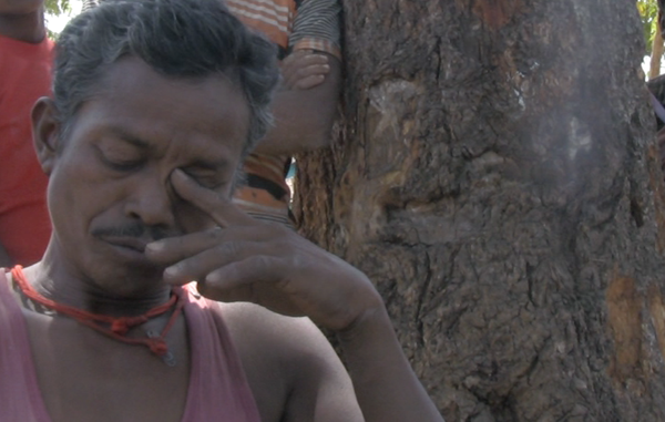 Bhardhan Singh fue brutalmente golpeado por guardas forestales en la Reserva de Tigres de Kanha, lugar de inspiración de El libro de la selva. Por todo el mundo, los pueblos indígenas se ven, cada vez más, atrapados en la política de militarización de la vida salvaje.