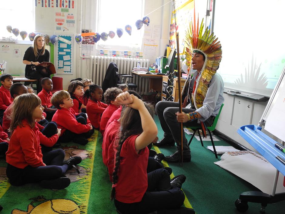 Nixiwaka at Charles Dickens Primary School, London. 