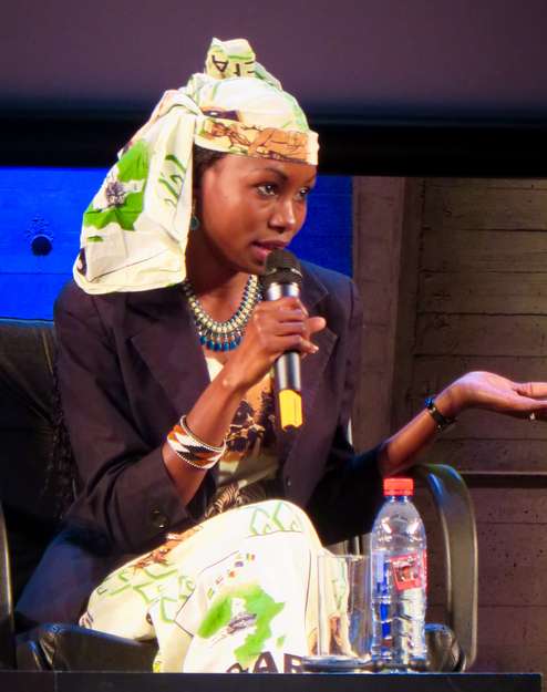 Hindou Oumarou, coordinatrice de l'association des femmes peules autochtones du Tchad est également co-présidente du Forum international des peuples autochtones sur le changement climatique.

_'Les paroles des peuples indigènes doivent être là où les décisions se prennent'._