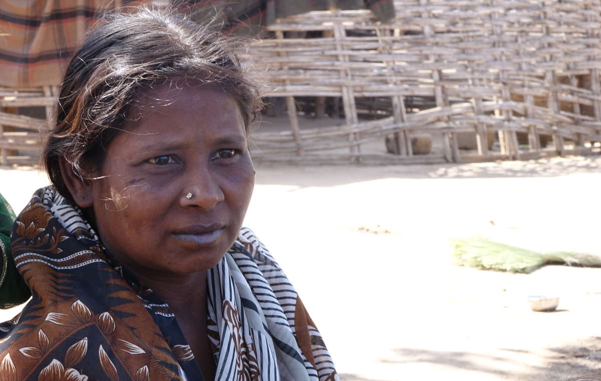 Eine Chenchu-Frau aus dem Tiger-Reservat Amrabad. Es ist ein wesentlicher Teil der Identität und des Stolzes des indigenen Volkes, im Wald zu leben.