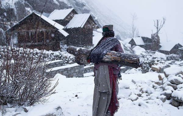 Eines der ausgewählten Fotos zeigt einen Kinnuara-Mann in Indien. Aufnahme von Mattia Passarini.