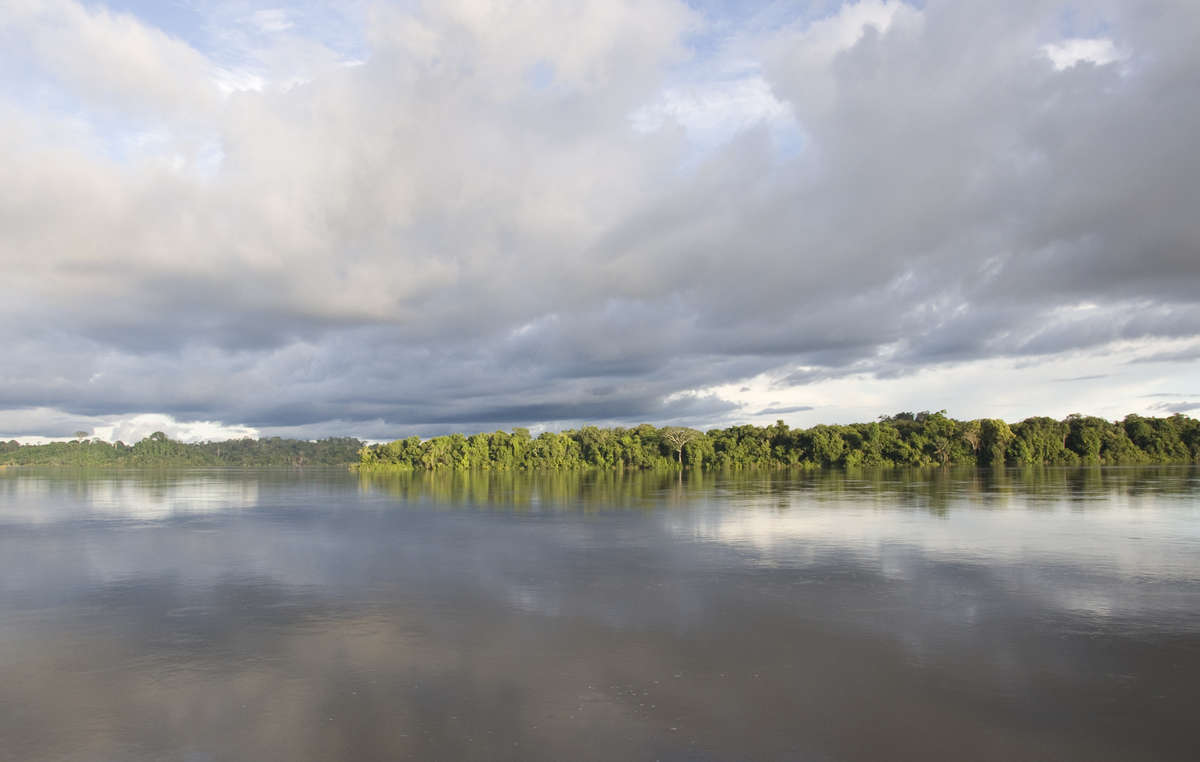 Der Xingu-Fluss, an welchem der Belo Monte Damm errichtet werden wird, Pará, Brasilien.