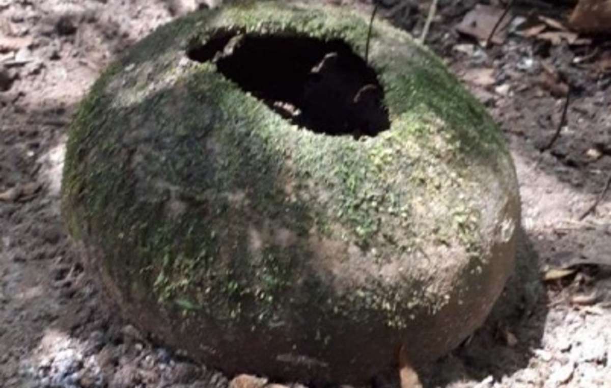 Uncontacted tribe’s pot discovered inside Ituna Itatá Indigenous Territory, August 2021.