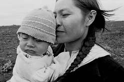 Mutter und Kind vom Volk der Guarani.