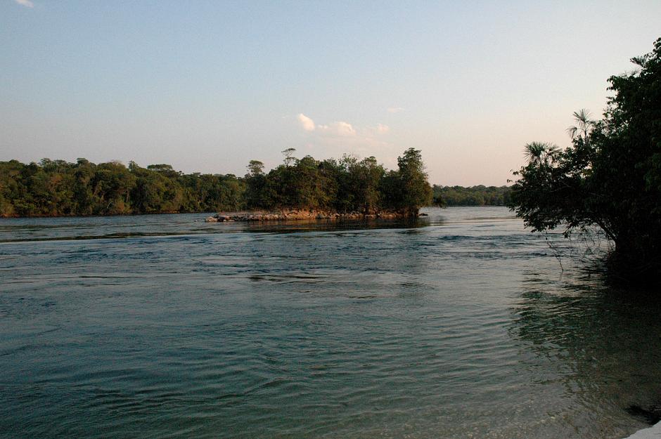 Die Enawene Nawe setzen sich dafür ein, dass die Rio Preto-Region als ihr Gebiet anerkannt wird. Und sie fordern den Abzug der Viehzüchter. 

_Rio Preto ist unverzichtbar für unser Überleben. Warum behaupten die Viehzüchter, dass es ihnen gehört?_ 

_Kennen sie die Namen von Rio Preto? Nein. Die echten Namen der Flüsse sind Adowina, Hokosewina und Kayawinalo_.

_Und wir, die Enawene Nawe, sind ihre echten Eigentümer_.
