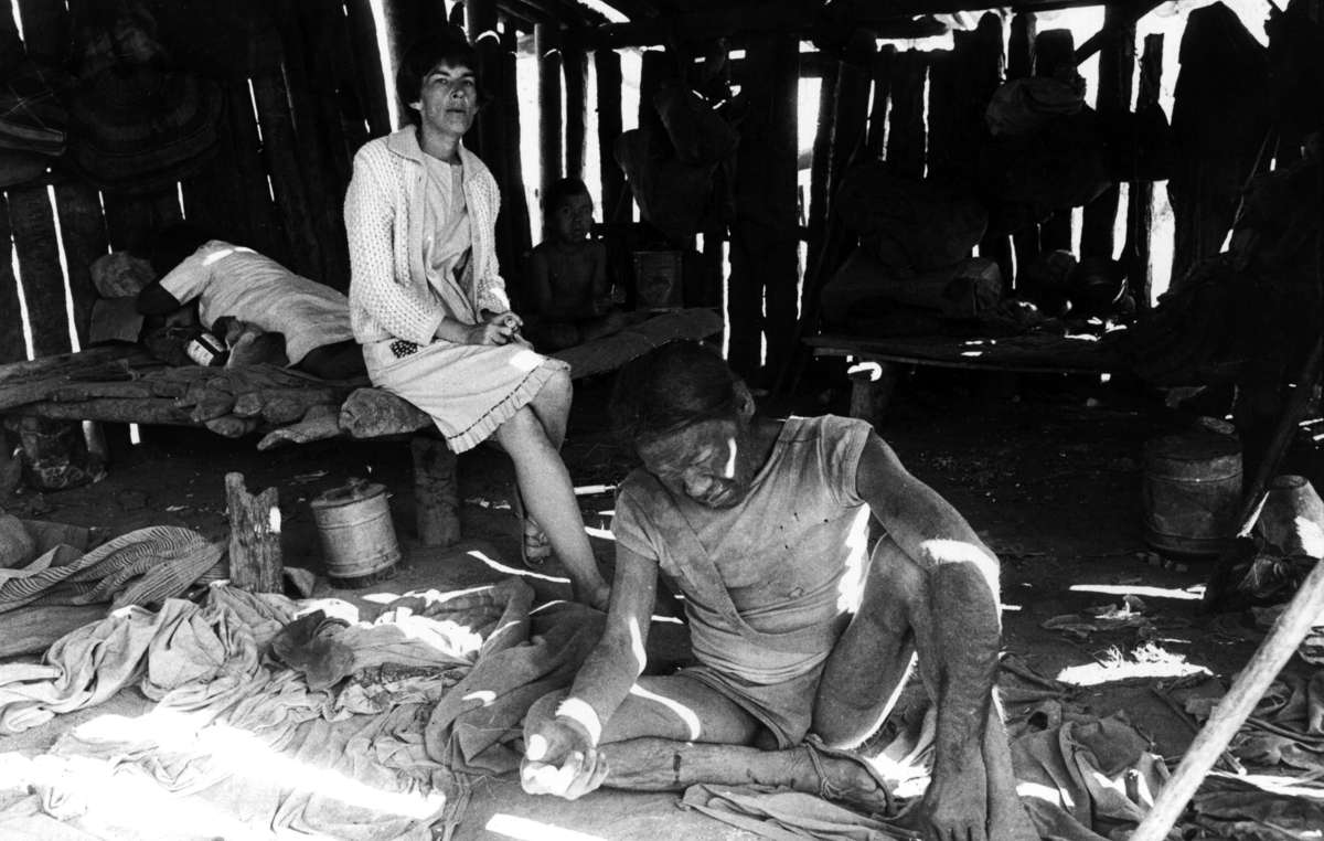 Ayoreo-Mann Eode in einer Basis der New Tribes Mission, Paraguay, 1979. Bei einer Menschenjagd gefangen genommen, starb er einige Tage später.