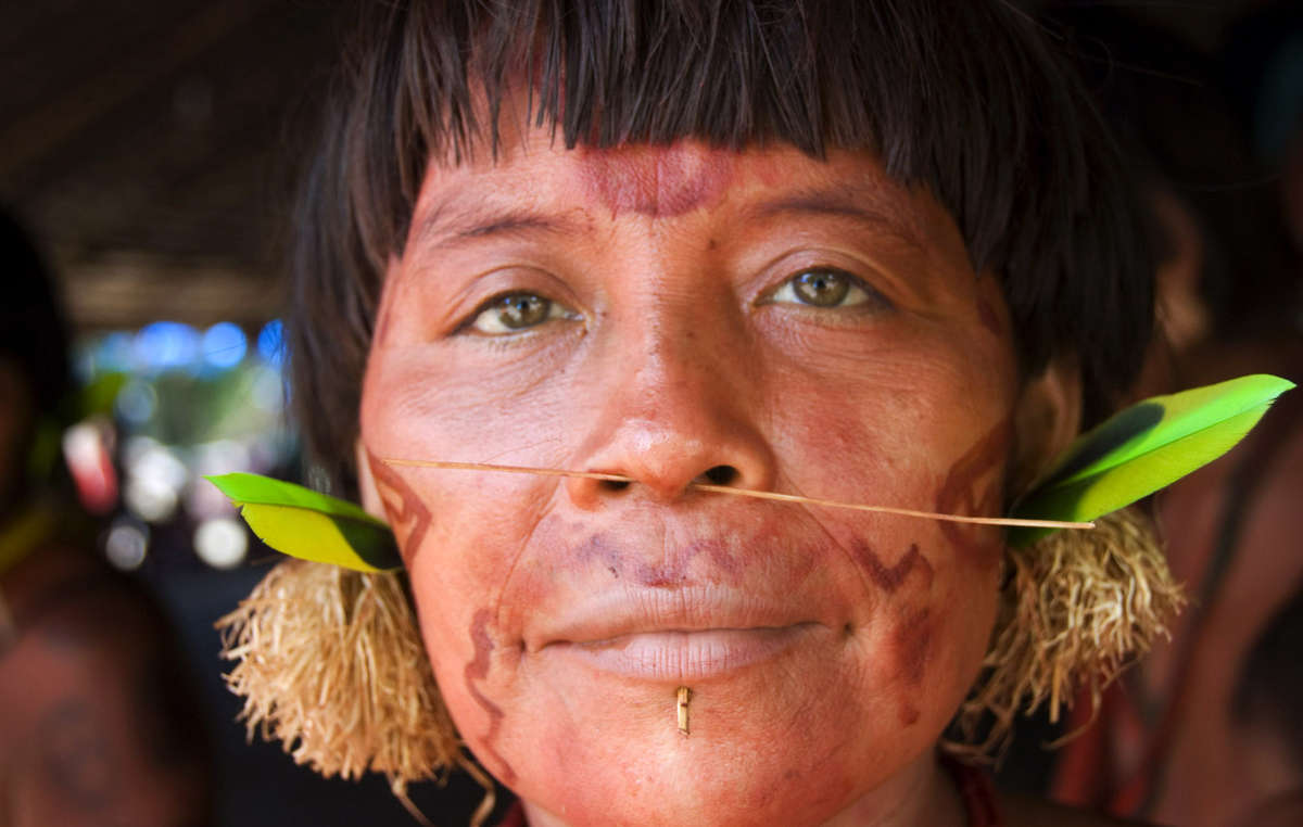 Les Yanomami célèbrent le début d'une opération d'expulsion de fermiers illégaux sur leurs terres
