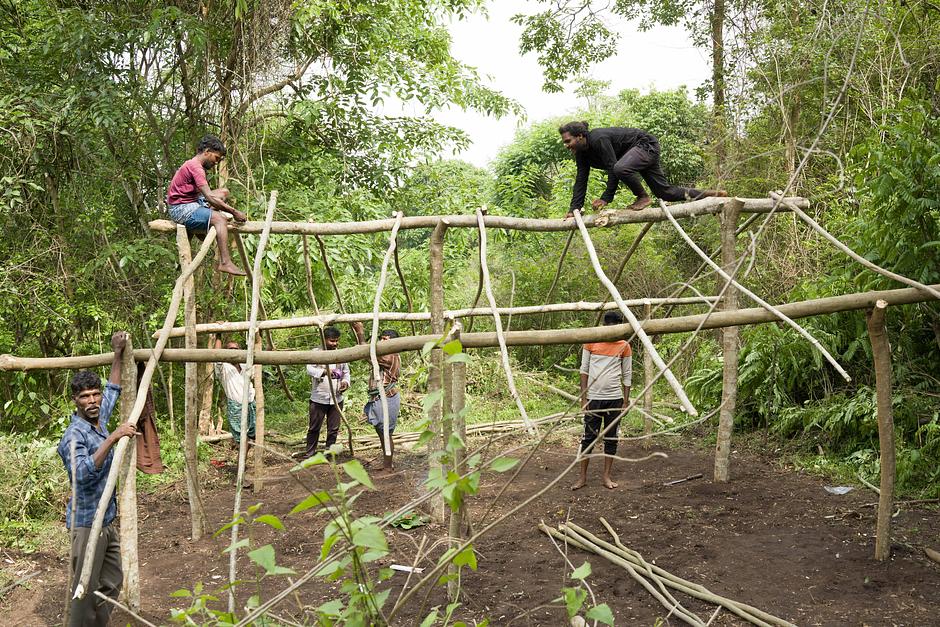 <b>Dein Einsatz macht uns stark</b><br><br>  Liebe*r Unterstützer*in,<br><br>  in den vergangenen 56 Jahren haben wir viele Erfolge gemeinsam mit indigenen Völkern weltweit erzielt – und die letzten Monate bilden da keine Ausnahme. Diese Erfolge verdanken wir vor allem der weltweiten Bewegung für die Rechte indigener Völker, zu der auch du als Unterstützer*in von Survival gehörst. Dein Engagement macht Survival stark – ohne dich wären viele dieser Erfolge nicht möglich gewesen. Dafür möchten wir dir von Herzen danken. <br><br> Viele Grüße<br><br> Dein Survival-Team