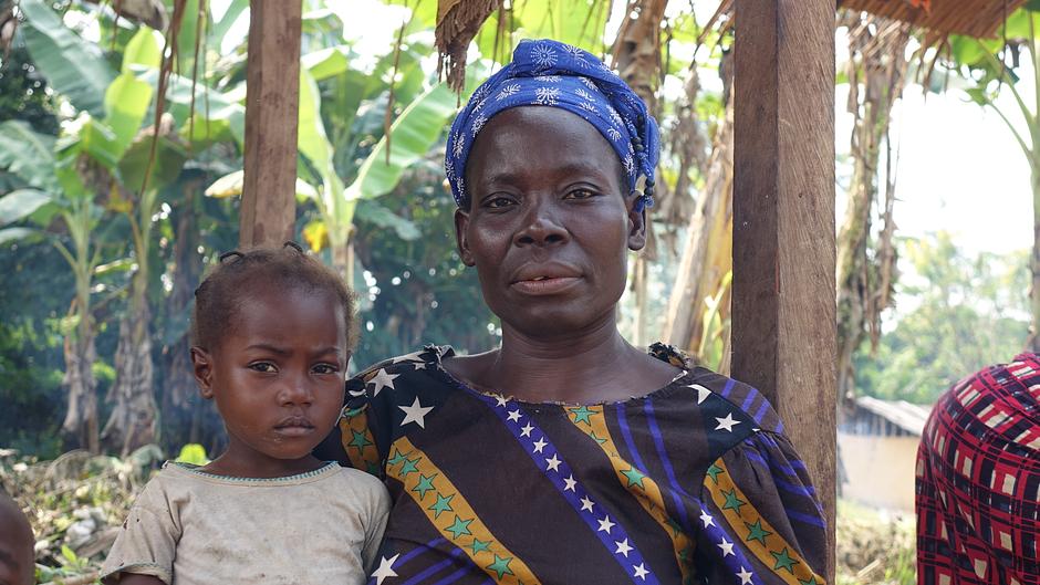 <b> African Parks bestätigt Missbräuche</b><br><br>  Seit die Baka rund um den Odzala-Kokoua-Nationalpark im Kongo von den schrecklichen Misshandlungen durch Parkwächter*innen berichteten, setzt sich Survival für ein Ende dieses Albtraumes ein. Mehr als 14.000 Menschen wie du "haben bereits gehandelt":https://handeln.survivalinternational.de/page/142936/action/1, um Übergriffe an den Baka zu beenden. Eine Untersuchung der Naturschutzorganisation African Parks, die den Park verwaltet, hat nun mehrere "Misshandlungen bestätigt":https://www.survivalinternational.de/nachrichten/14210 – nachdem die Beschwerden der Baka jahrelang ignoriert und diskreditiert wurden. African Parks versucht jedoch, die Ergebnisse zu vertuschen und weigert sich, sie zu veröffentlichen. 