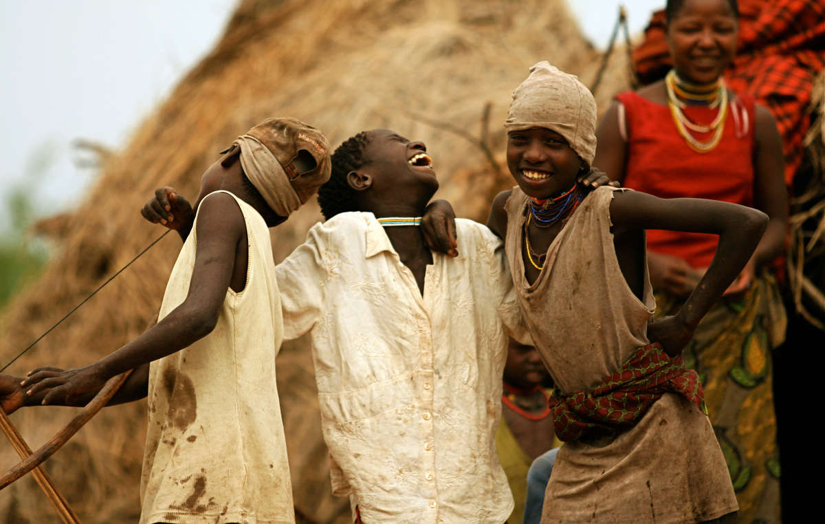 Enfants hadza de Yaeda Chini, au nord-ouest de la Tanzanie.
