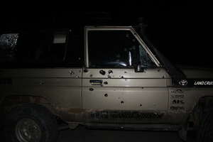 El vehículo en el que viajaba Mejía recibió 40 impactos de bala, pero milagrosamente no resultó herido de gravedad.