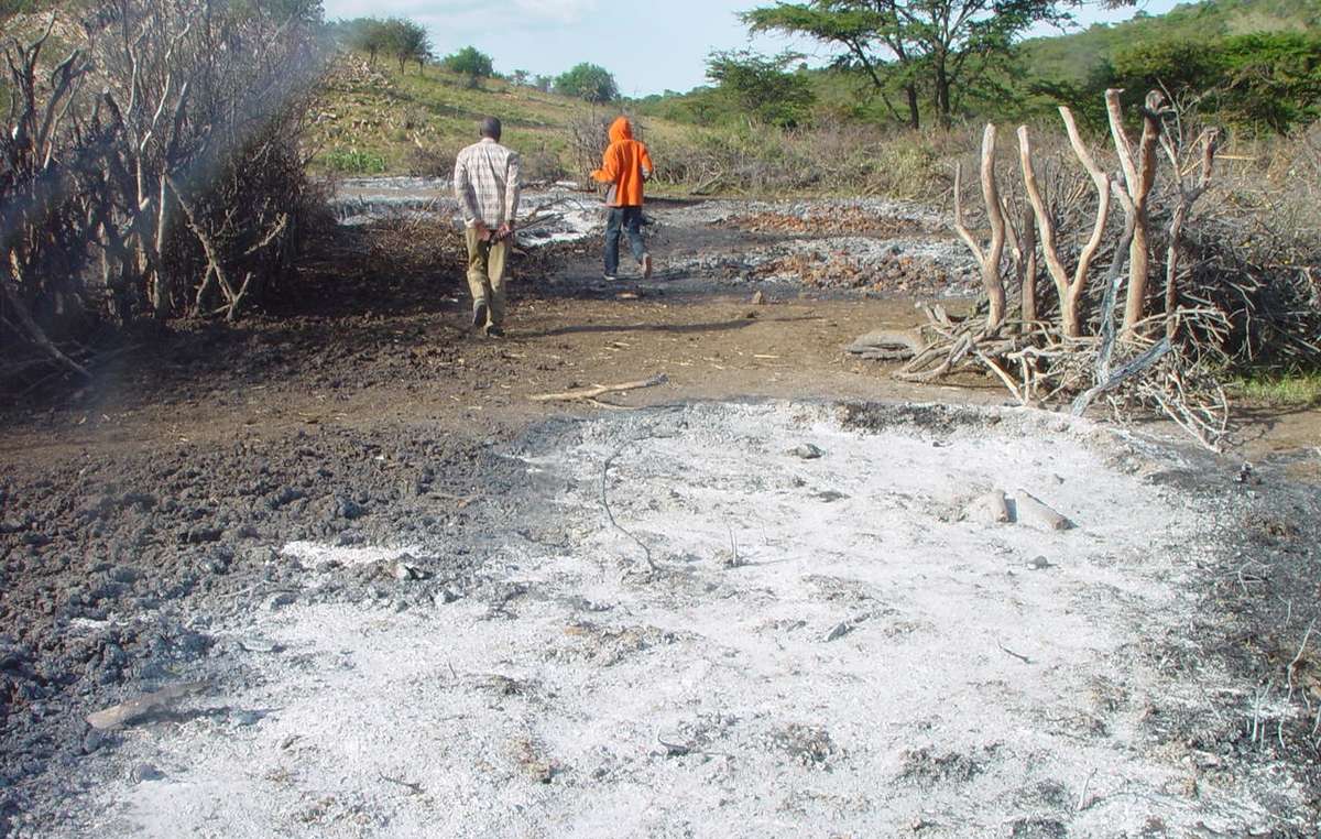 Ferme maasaï incendiée en juillet 2009.