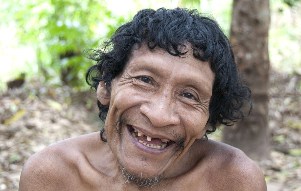 Karapiru, um homem do povo Awá, sorrindo.