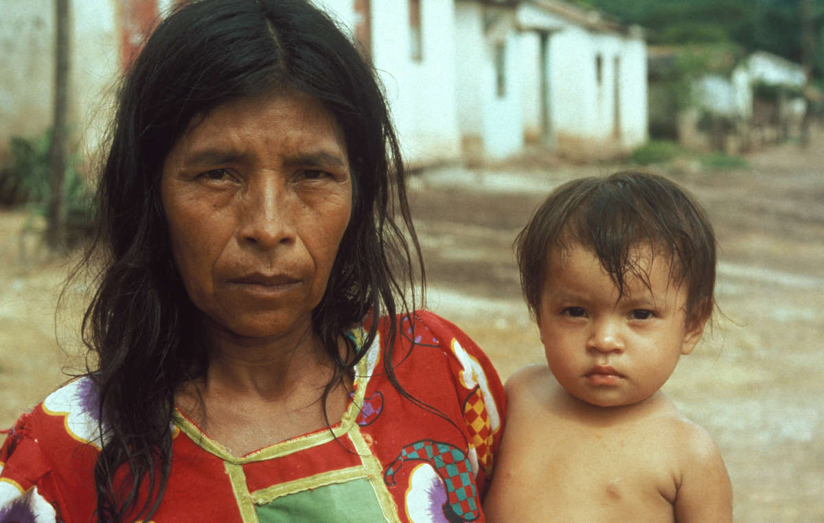 Femme yukpa et son enfant, Sirapta, Sierra de Perijá.