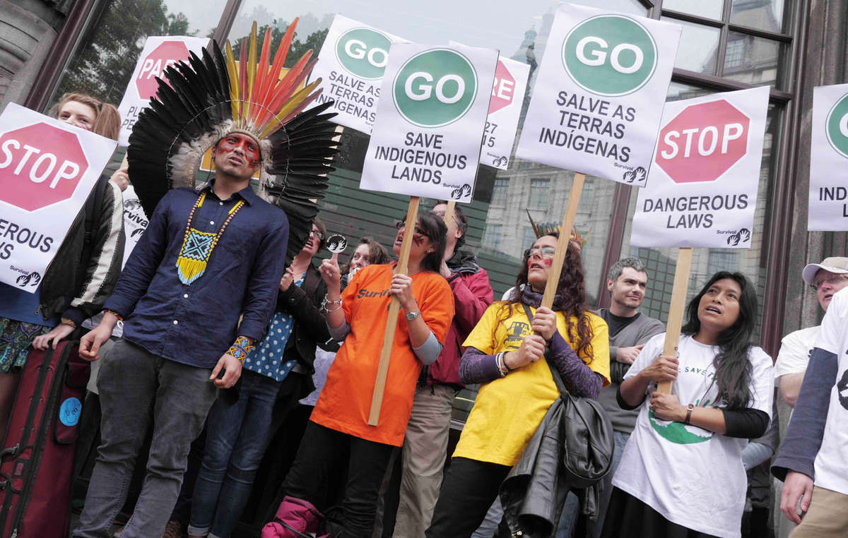 Auch in London zeigen Menschen ihre Unterstützung für die Proteste indigener Völker in Brasilien.
