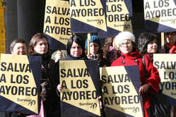 Concentración pacífica en Madrid ante la embajada de Paraguay para salvar a los ayoreo
