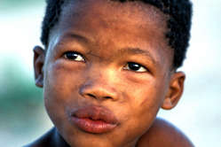 Enfant bushman, Réserve du Kalahari, Botswana, 2004.