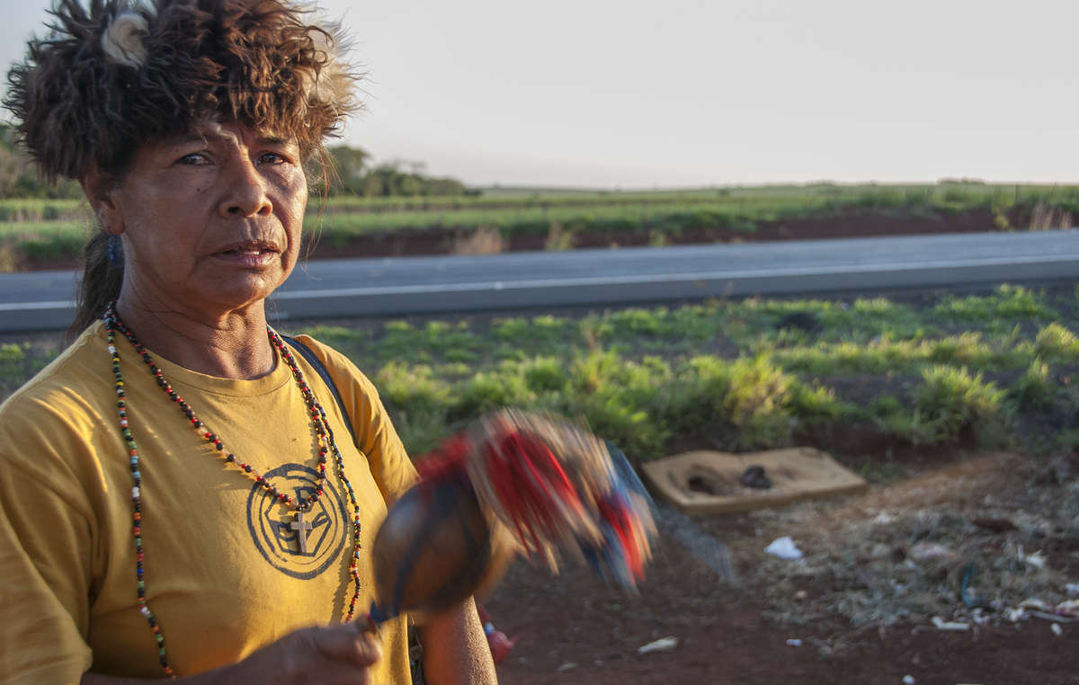 Líder Guarani Damiana Cavanha liderou uma retomada em 2013 mas sua comunidade foi recentemente despejada à força