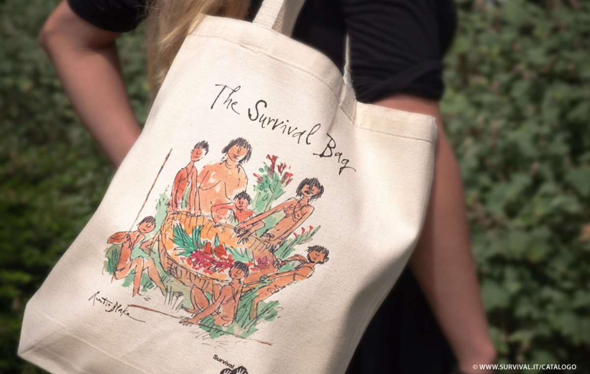 La shopping bag disegnata in esclusiva per Survival da Quentin Blake.