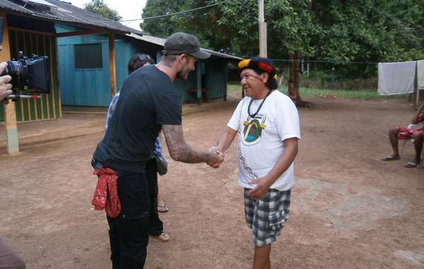 David Beckham ontmoette tijdens een recent bezoek aan Brazilië de 'Dalai Lama van het Regenwoud'.