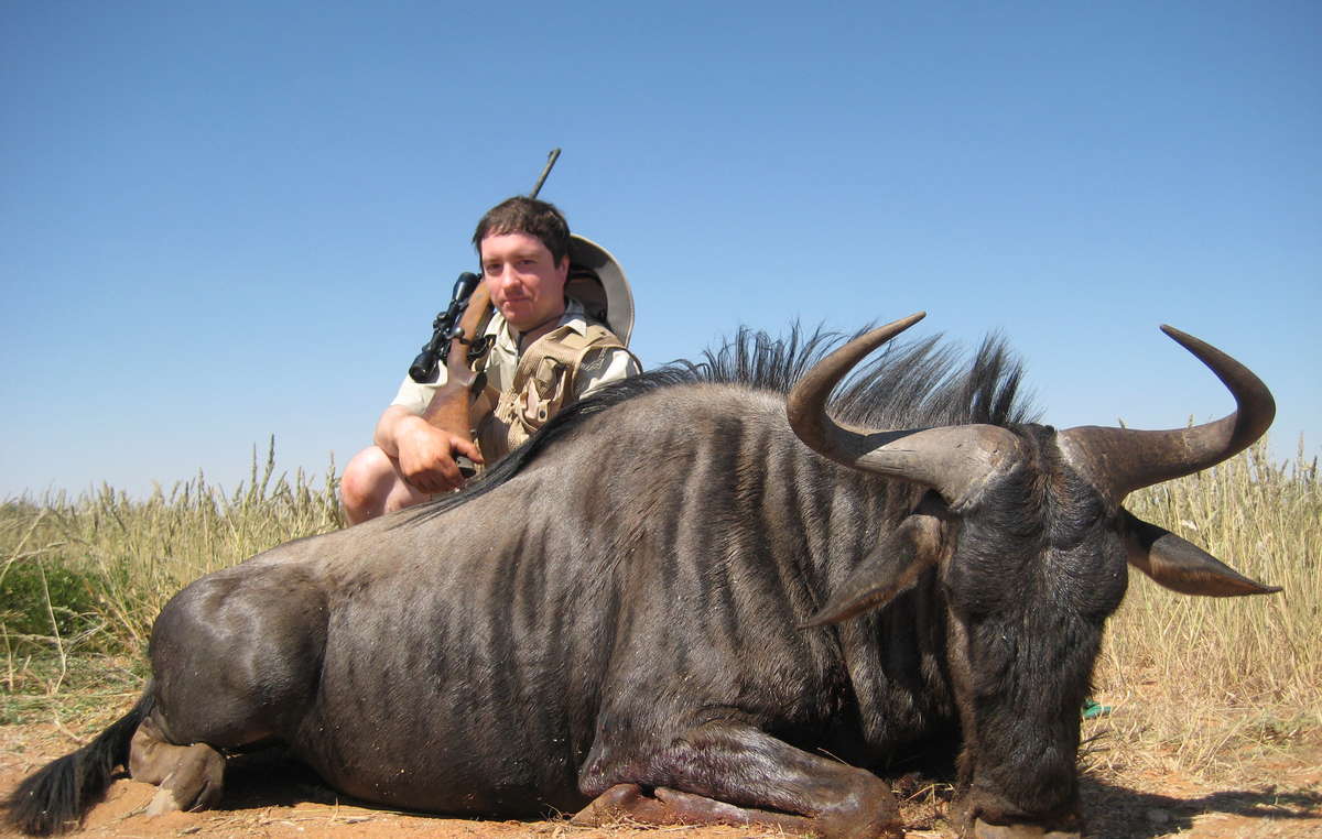 La caza de subsistencia se prohíbe en Botsuana, pero la caza de trofeos para turistas ricos se permite.