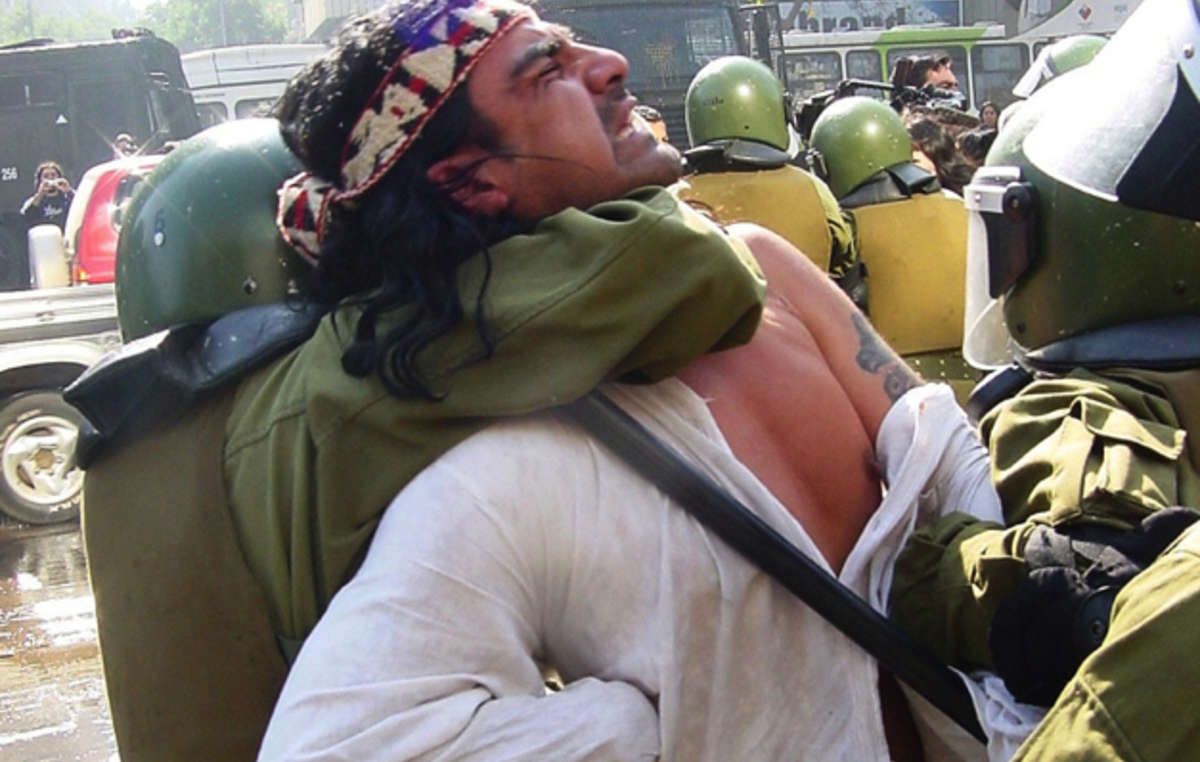 Las manifestaciones mapuches a menudo se encuentran con una violenta respuesta policial.