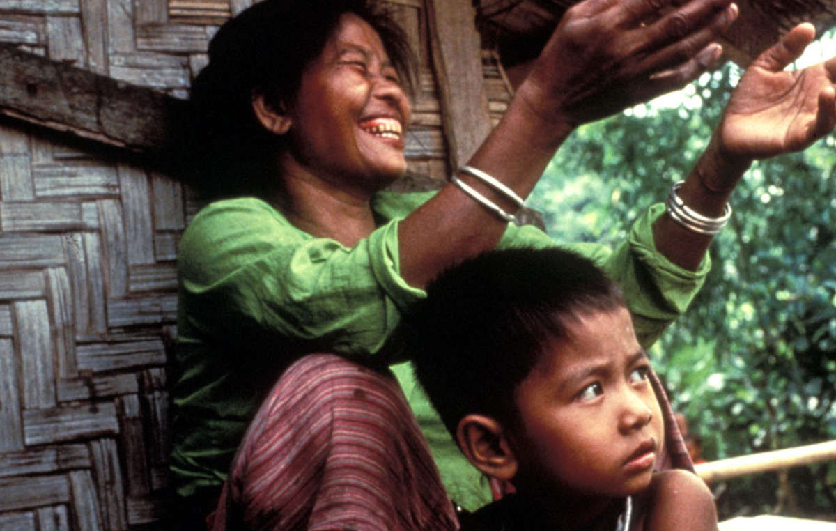 Mulher e criança do povo indígena Jumma, Bangladesh.