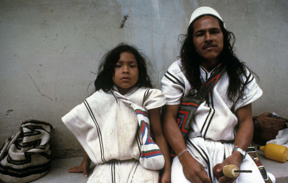 Arhuaco Mann und Kind, Sierra Nevada de Santa Marta, Nordkolumbien